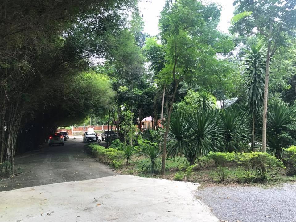 Baan Rai Pu Fa Villa Sattahip Eksteriør billede
