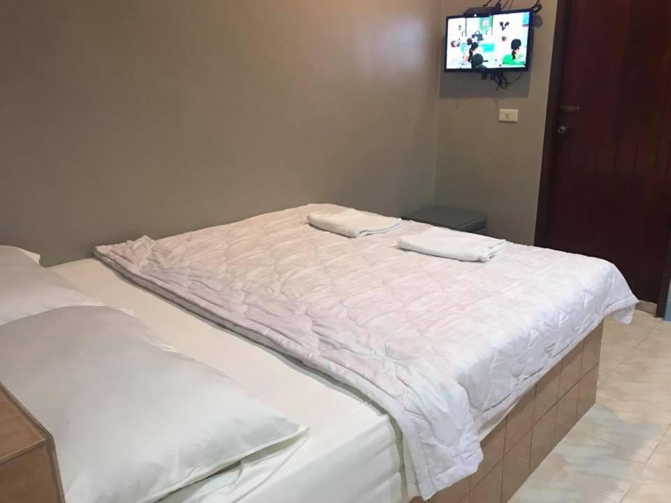 Baan Rai Pu Fa Villa Sattahip Eksteriør billede