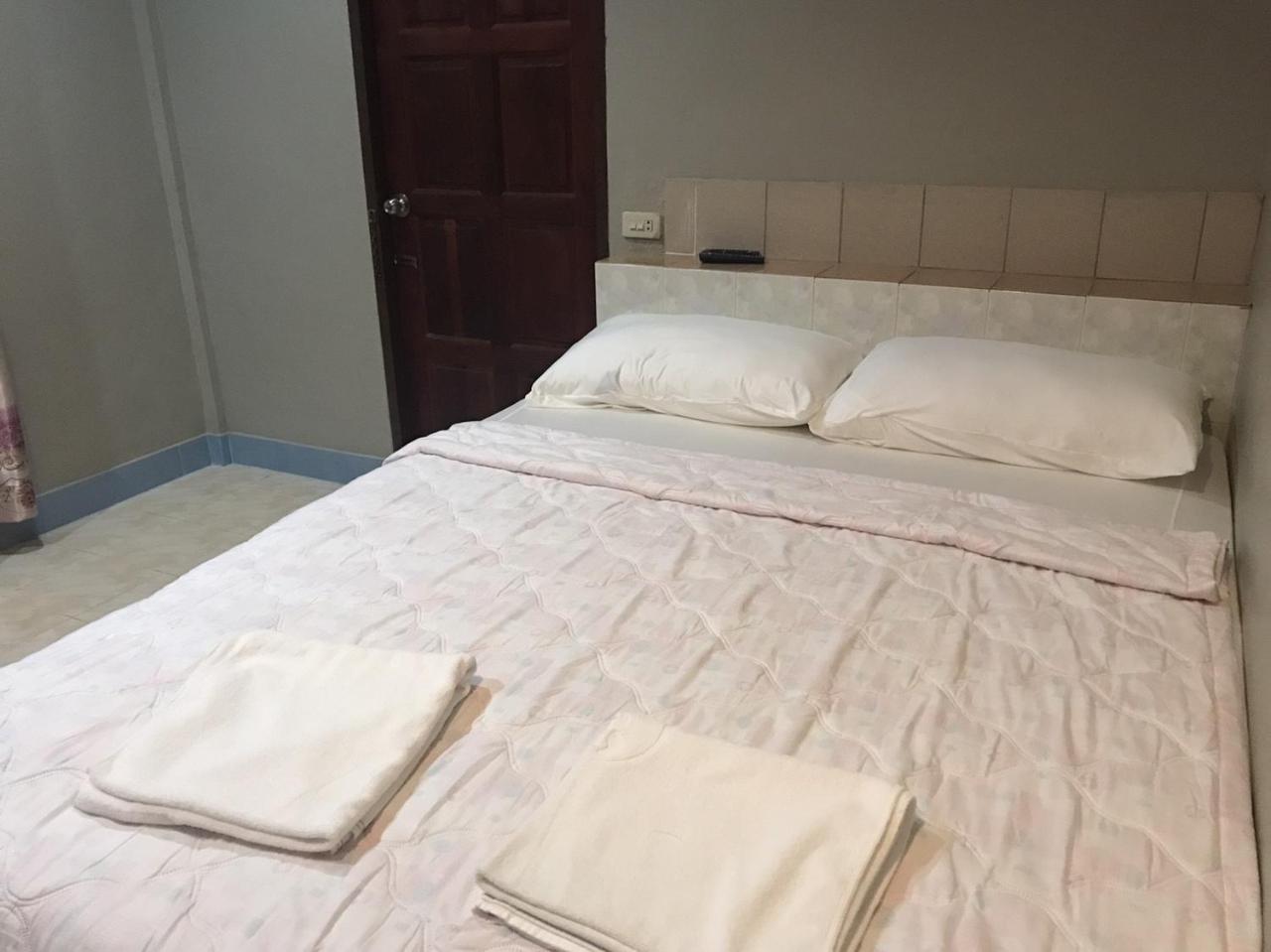 Baan Rai Pu Fa Villa Sattahip Eksteriør billede