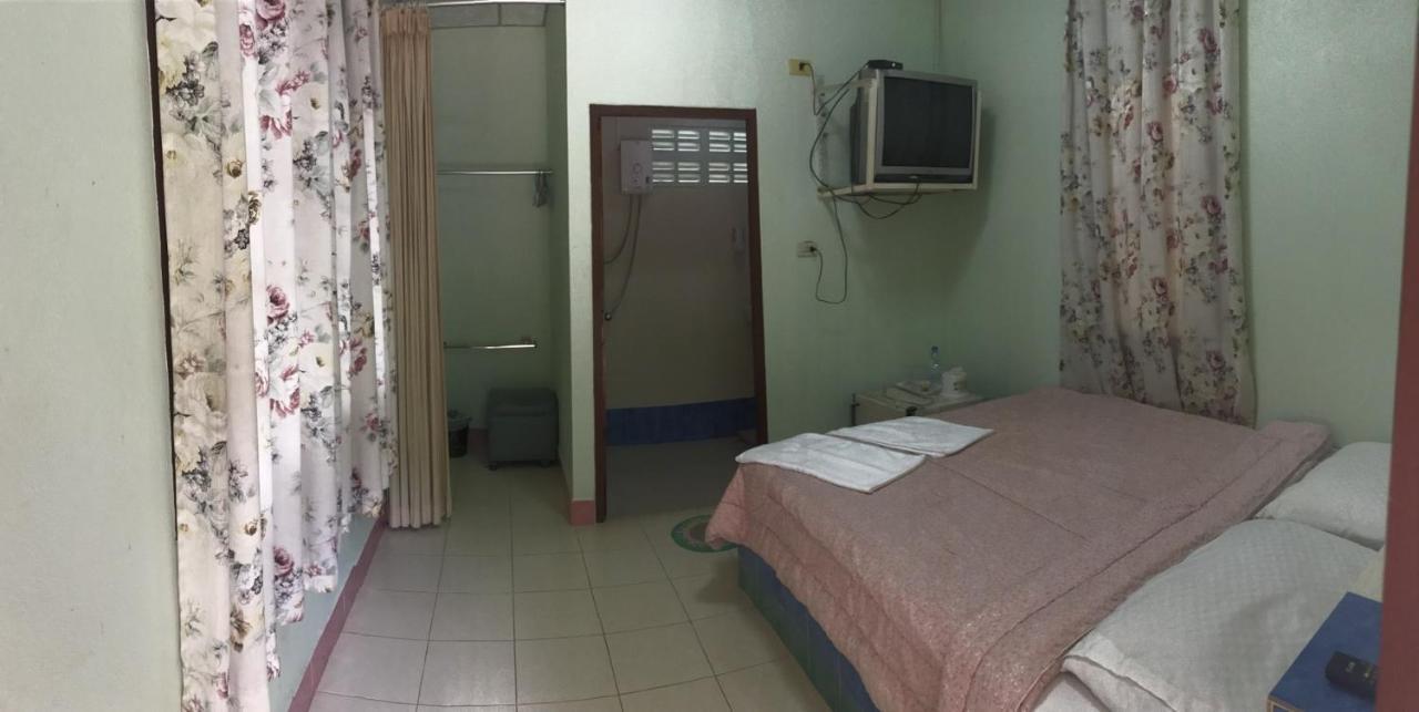 Baan Rai Pu Fa Villa Sattahip Eksteriør billede