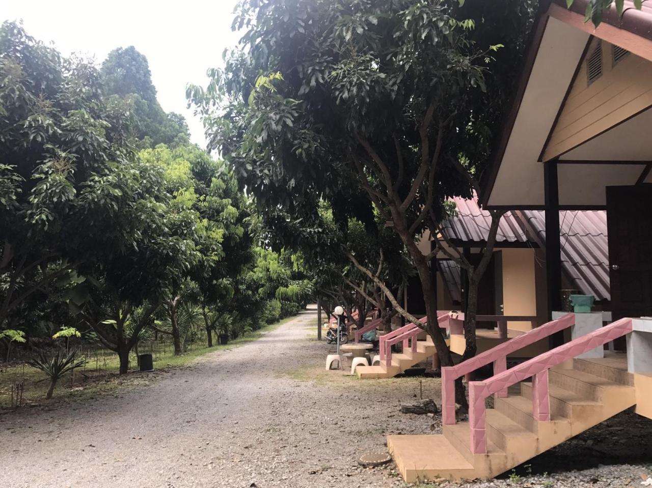 Baan Rai Pu Fa Villa Sattahip Eksteriør billede