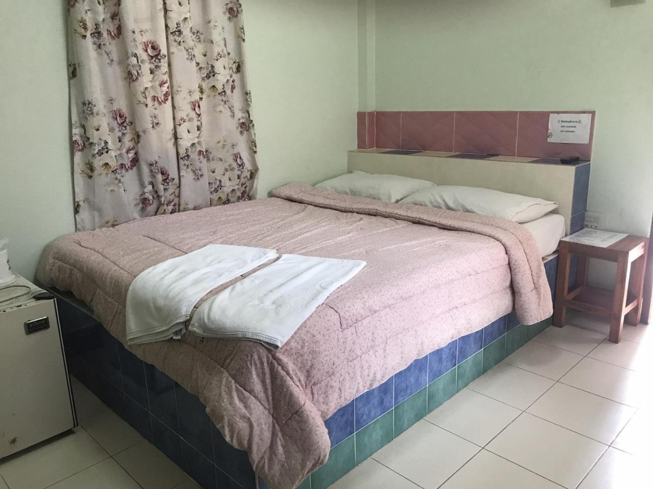 Baan Rai Pu Fa Villa Sattahip Eksteriør billede