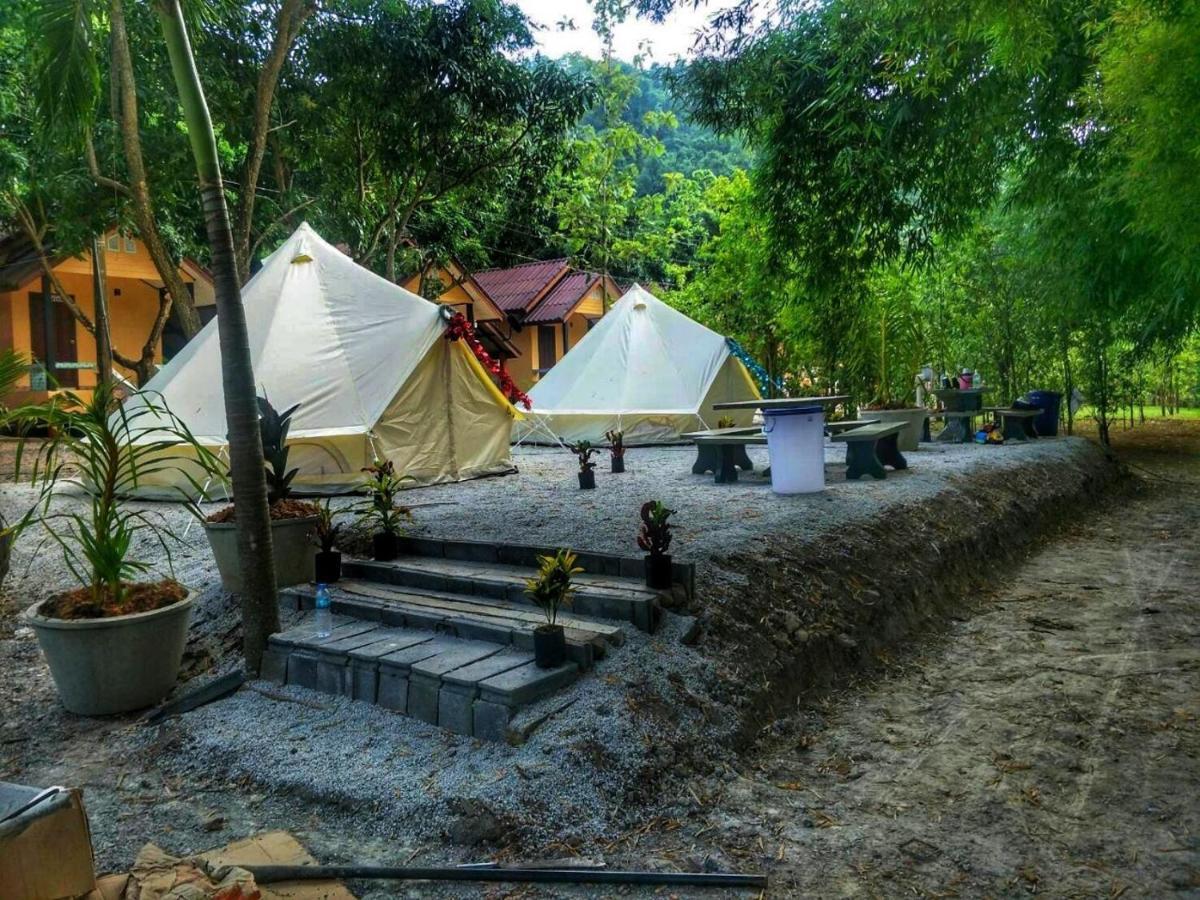 Baan Rai Pu Fa Villa Sattahip Eksteriør billede